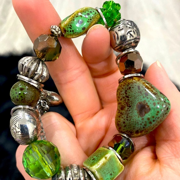 Green Vintage Bracelet- size ( xs to medium) - Picture 3 of 6
